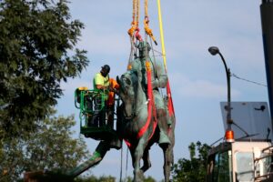 Judge Dismisses Bid to Stop Destruction of Robert E. Lee Statue