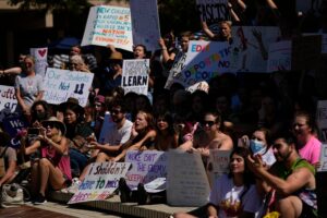 Despite Protests New College Of Florida Conservative Board Votes To Dissolve DEI office