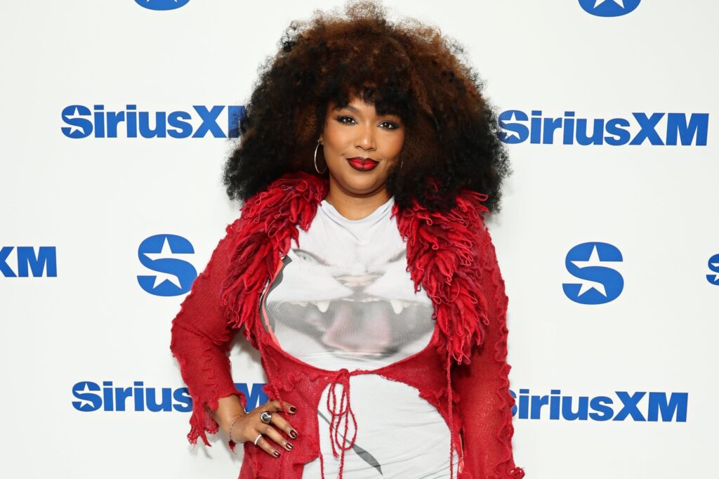 Lizzo’s Revelation About Her Mental Health to Fans at a Los Angeles Concert Will Break Your Heart