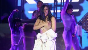 Be Careful: A Wardrobe Malfunction Forces Cardi B to Finish the Bonnaroo Festival in a Bathrobe