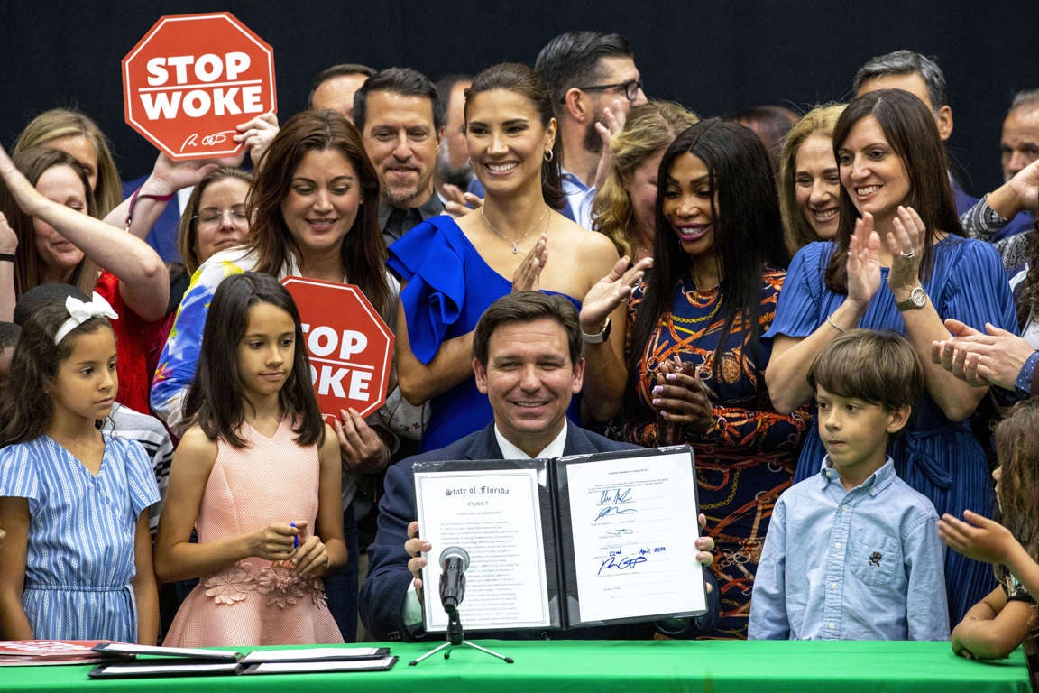 Photo: AP Daniel A. Varela/Miami Herald