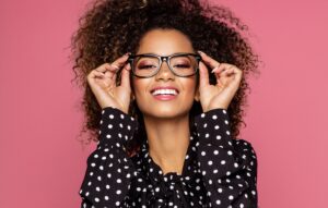 7 Tips for Giving the Freshest Face While Wearing Glasses