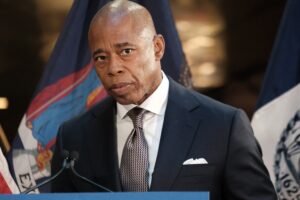 Ex-Cop NY Mayor: Subways Need More Cops