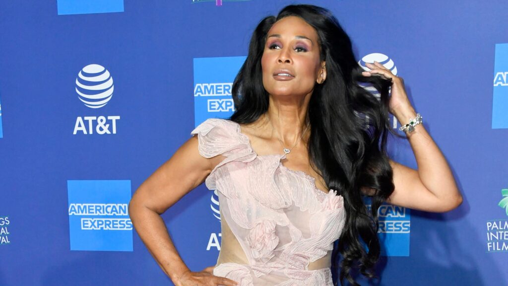 'I Knew I Was a Token': Beverly Johnson Revisits the Trauma of #ModelingWhileBlack—Including That Time They Drained the Pool