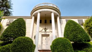 You May Have the Chance to Sit on Your Throne in The Fresh Prince of Bel-Air Mansion, Thanks to Airbnb