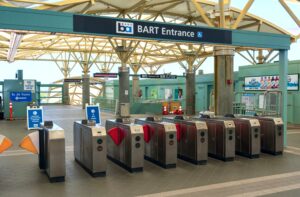 #EatingASandwichWhileBlack: Commuters Hold Protest After Cop Detains Black Man for 'Illegally Eating' at BART Station