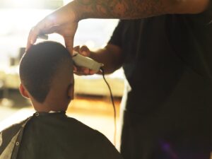 Weeks After Attending Haircutting Competition, Mississippi Barber Dies From COVID-19