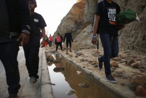 A Group of Wannabe Feds Is Going Around Pointing Guns at Immigrants at the US-Mexico Border and Calling It Citizen's Arrest; ACLU Calls It Kidnapping
