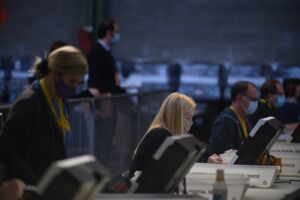 Pittsburgh Steelers Treat Pennsylvania Poll Workers to Dinner: 'We're Just Trying to Look Out for the People Looking Out for Us'