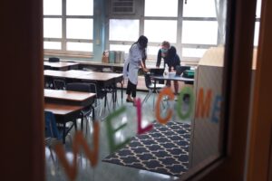 Federal Program Will Send Every Chicago Public Schools Student $450 for Food Expenses