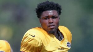 Pittsburgh Steelers’ Ulysses Gilbert Pays Off Layaway for 60 Florida Families