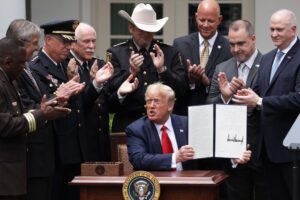 Trump Signs Police Reform Executive Order While Rubbing the Heads of Cops and Van Jones Thinks It’s a Good Thing