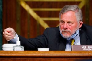 Republican Sen. Richard Burr’s Cell Phone Seized, Steps Down From Senate Intelligence Committee Amid Investigation Over Stock Trade