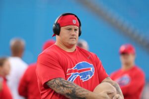 The Oakland Raiders Grabbed an Openly Racist Player Out of Retirement and Colin Kaepernick Still Doesn't Have a Job