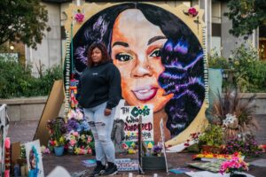 Tamika Palmer Files Complaints Against 6 Special Investigations Officers Involved in Breonna Taylor Case