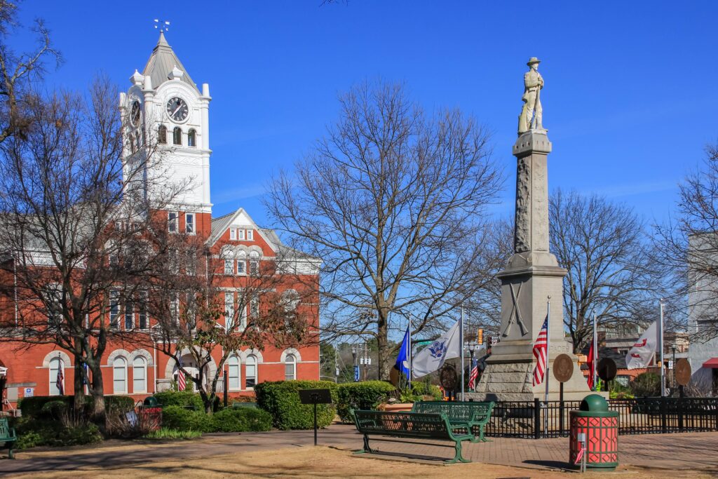 Confederate Monument Taken Down in Georgia Town
