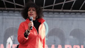 A Con Man Was Really Messin' With Jenifer Lewis' (and Other Women's) Money in These Streets—and He Just Got Sentenced to Prison