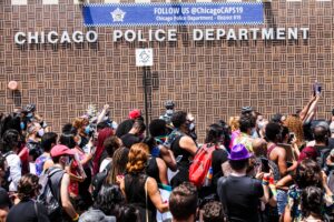 Watchdog Report Finds Chicago Police Response to George Floyd Protests Was Defined by 'Tactical Incoherence'
