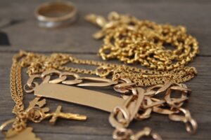 Black Man Files $500,000 Lawsuit Against Portland Bar That Denied Him Entry for Wearing 'Too Many' Necklaces