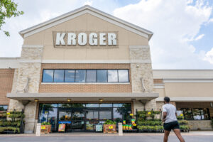 Why Black TikTok is Dragging Kroger for Their Juneteenth Cakes...Sheesh!